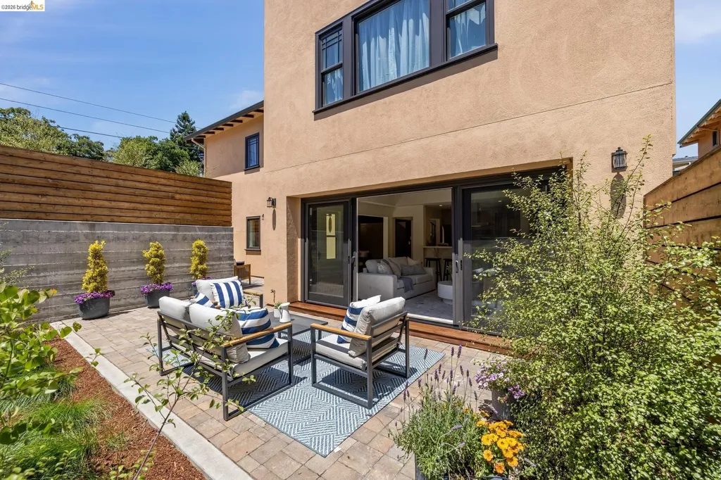 4430 Howe Street Oakland CA 94611