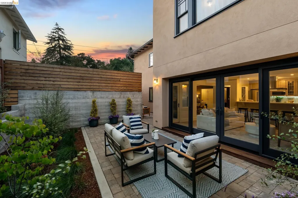 4430 Howe Street Oakland CA 94611