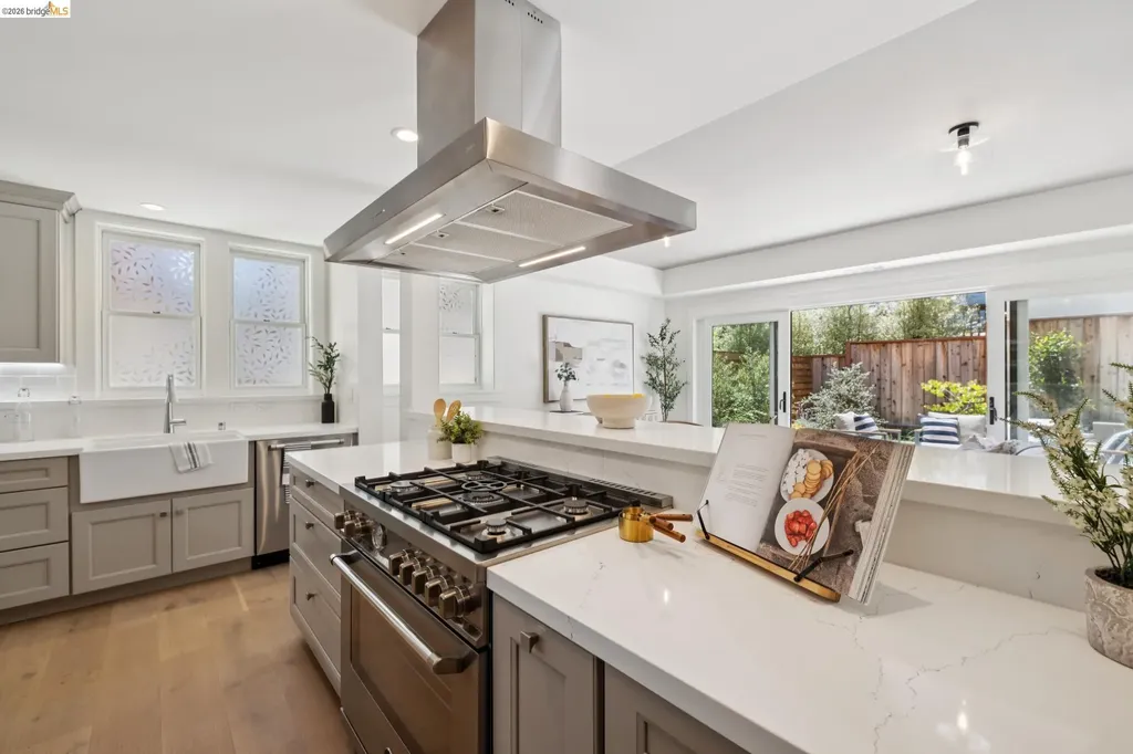 4430 Howe Street Oakland CA 94611