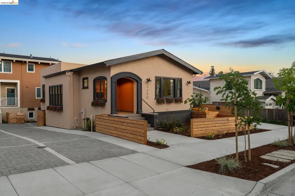 4430 Howe Street Oakland CA 94611
