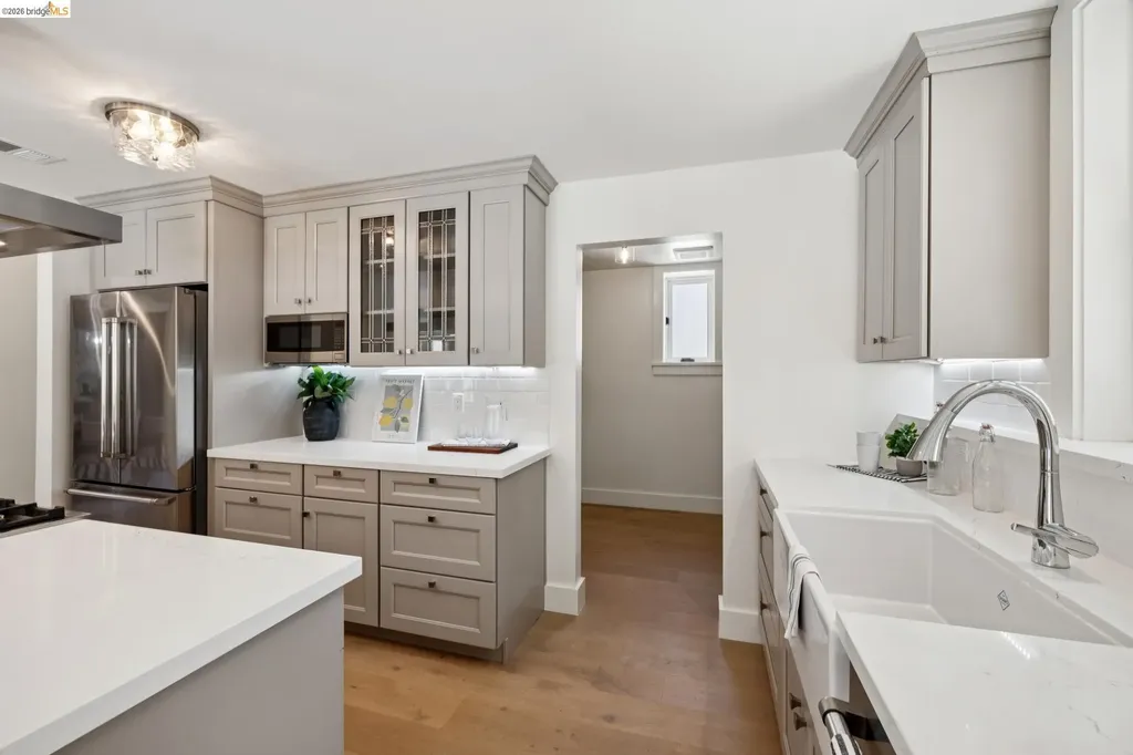 4430 Howe Street Oakland CA 94611