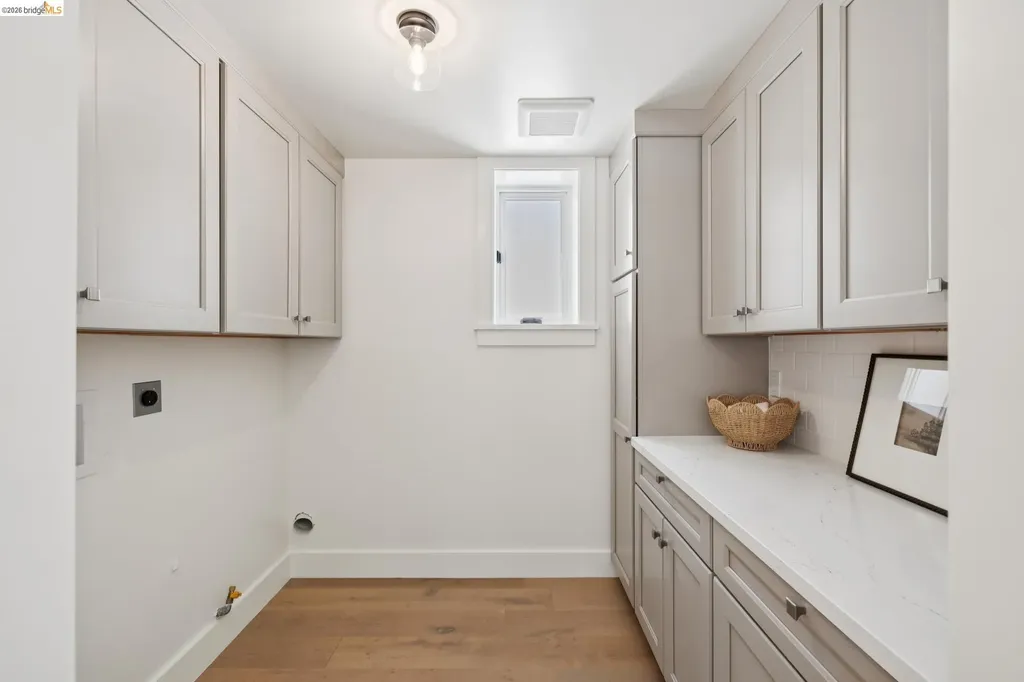 4430 Howe Street Oakland CA 94611