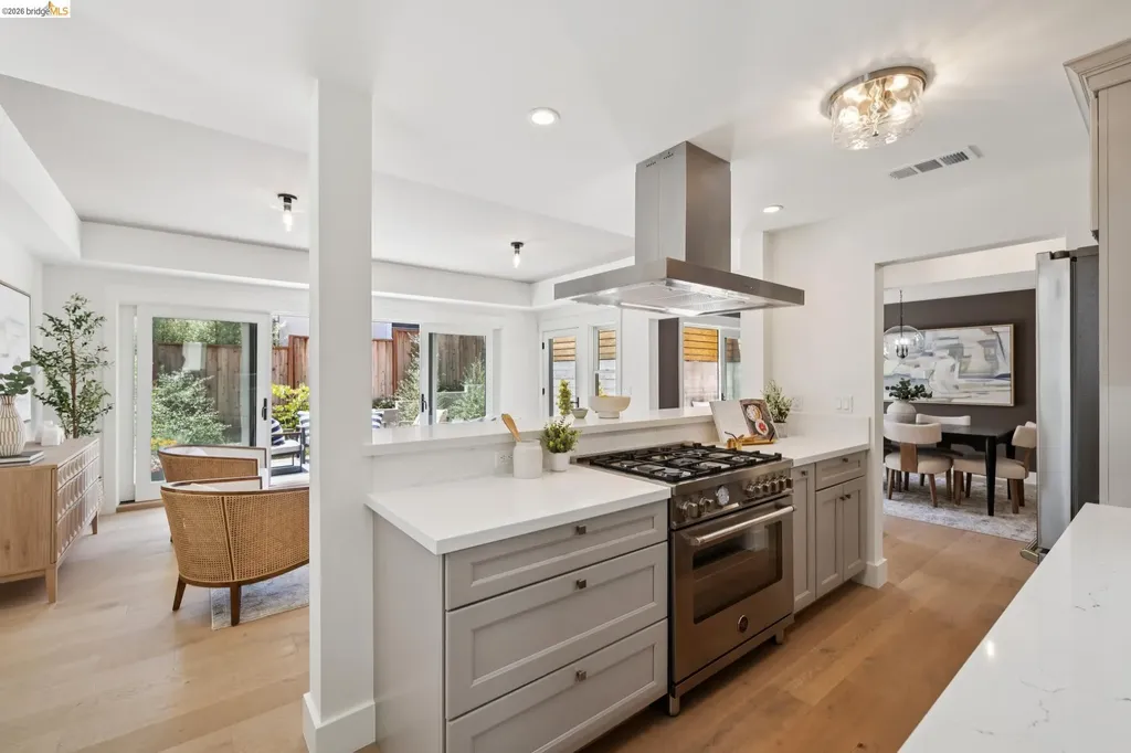 4430 Howe Street Oakland CA 94611