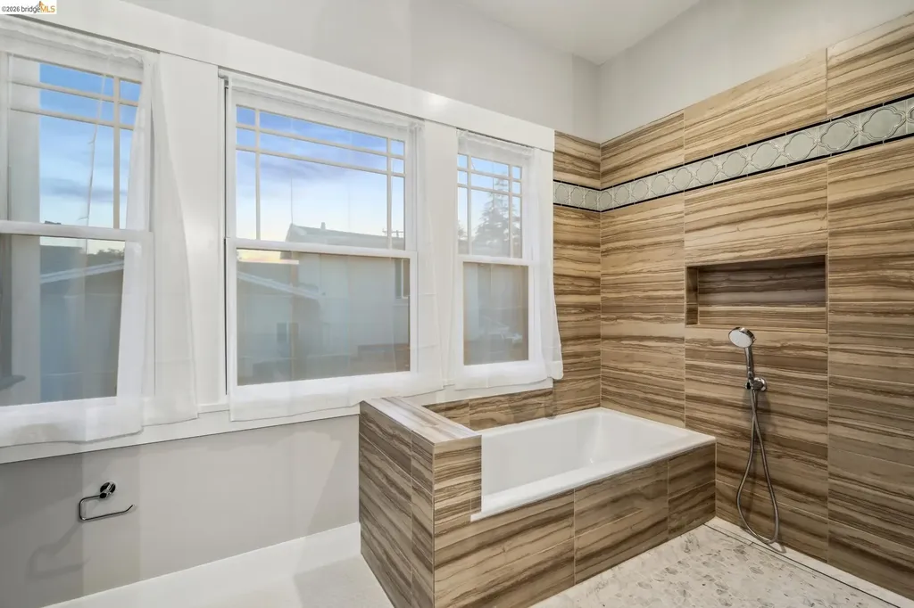 4430 Howe Street Oakland CA 94611
