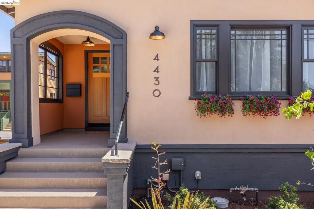 4430 Howe Street Oakland CA 94611