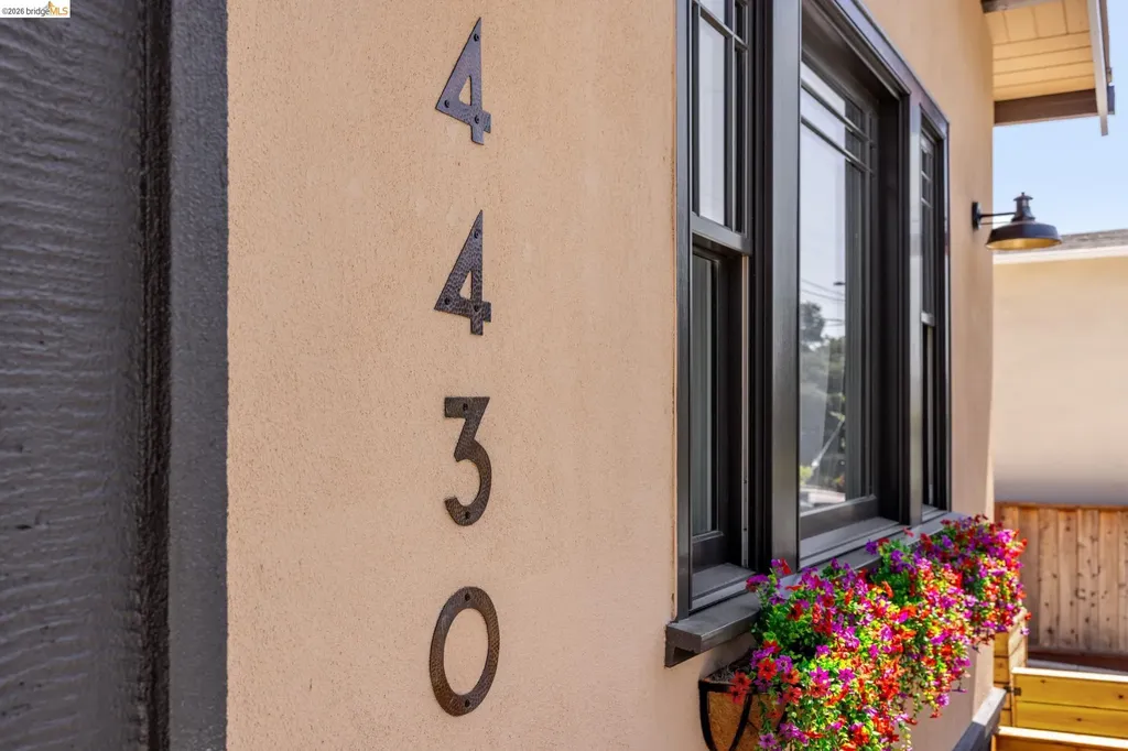 4430 Howe Street Oakland CA 94611