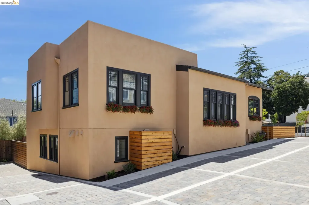 4430 Howe Street Oakland CA 94611