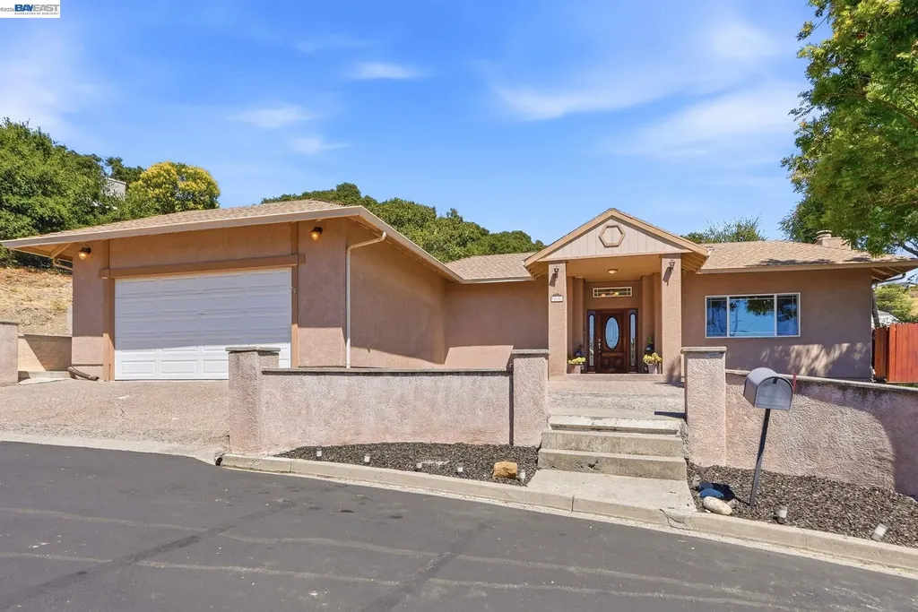 210 Amend Court El Sobrante CA 94803