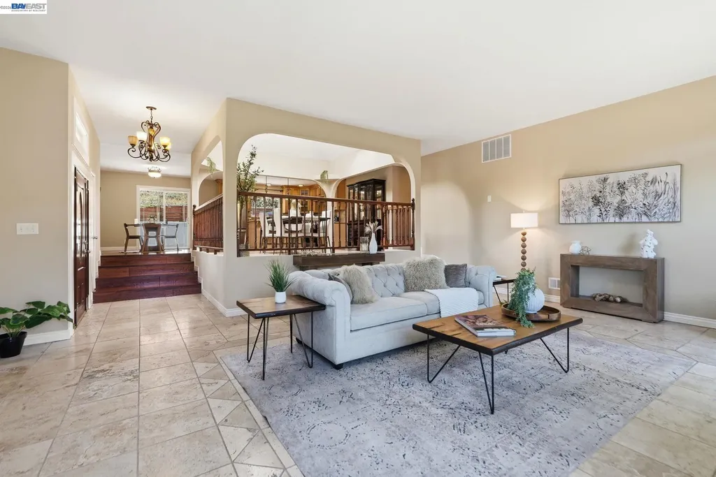 210 Amend Court El Sobrante CA 94803