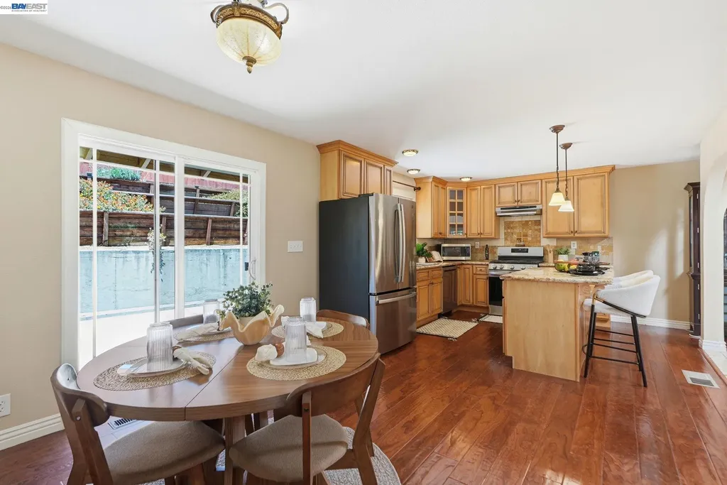 210 Amend Court El Sobrante CA 94803