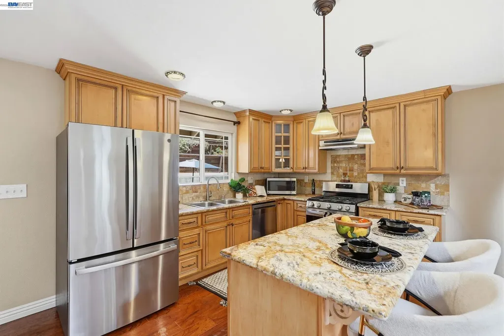 210 Amend Court El Sobrante CA 94803