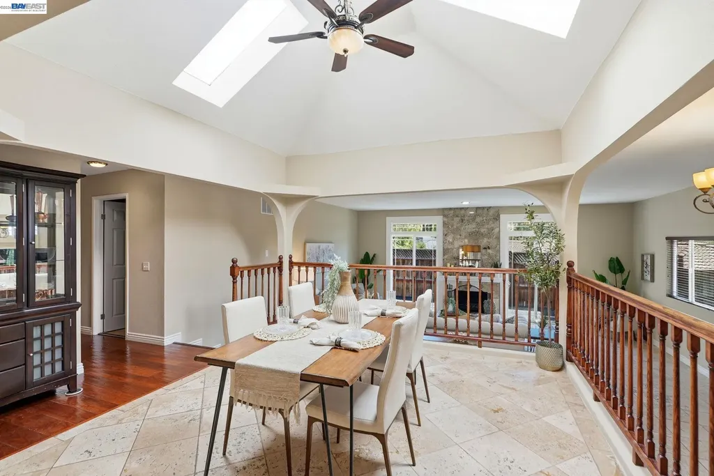 210 Amend Court El Sobrante CA 94803