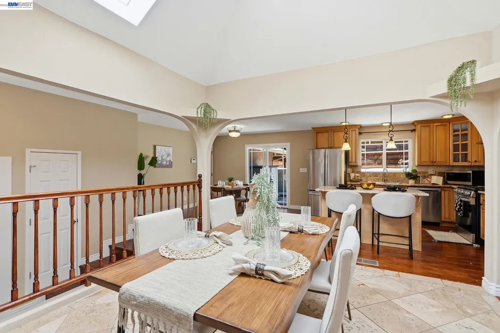 210 Amend Court El Sobrante CA 94803