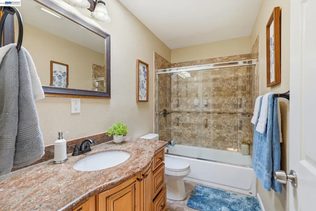 210 Amend Court El Sobrante CA 94803