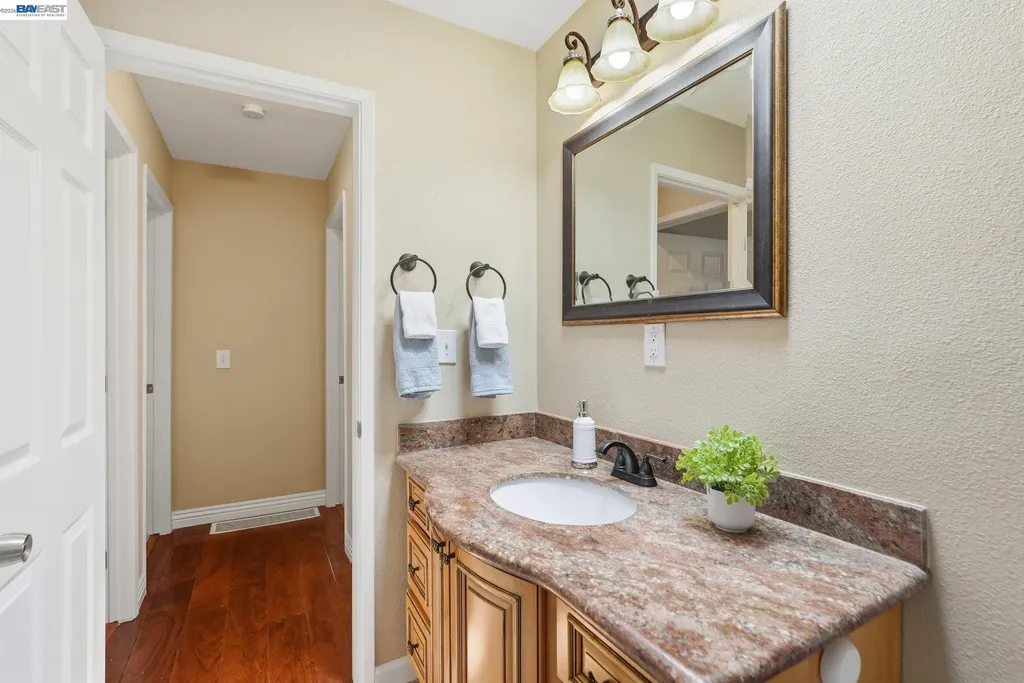 210 Amend Court El Sobrante CA 94803