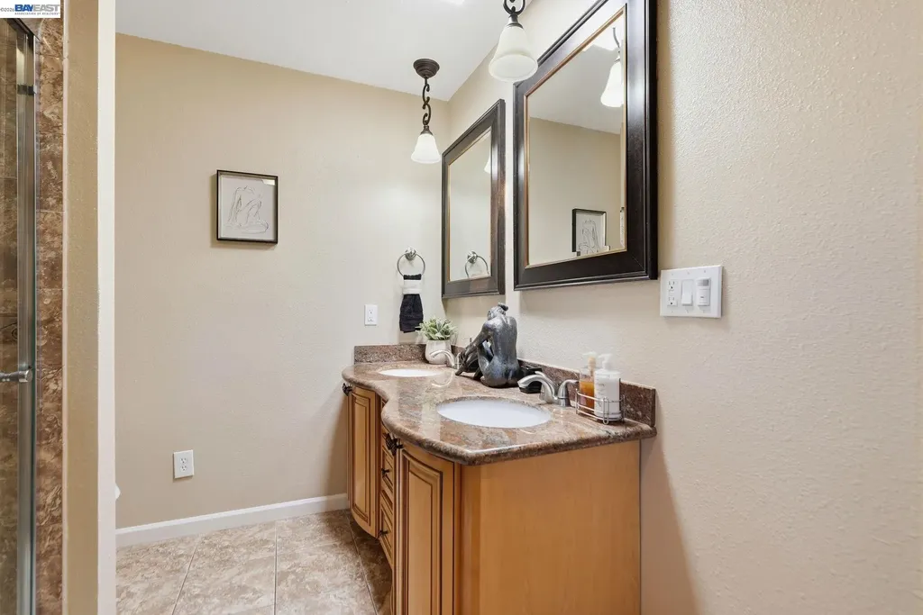 210 Amend Court El Sobrante CA 94803
