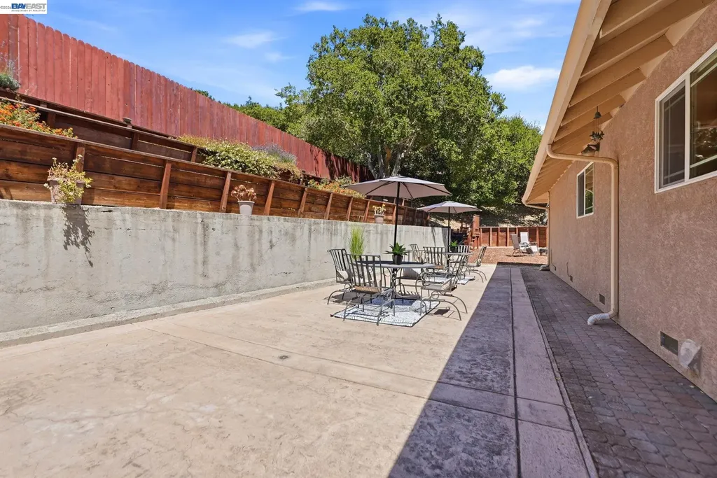 210 Amend Court El Sobrante CA 94803