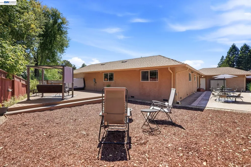 210 Amend Court El Sobrante CA 94803