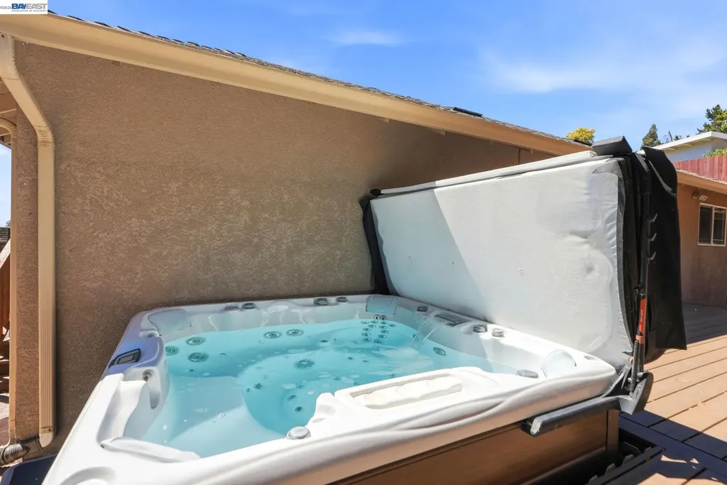 210 Amend Court El Sobrante CA 94803