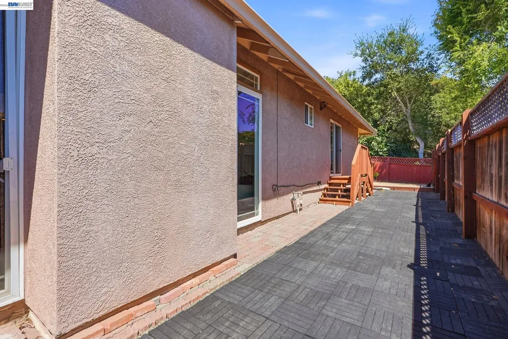 210 Amend Court El Sobrante CA 94803