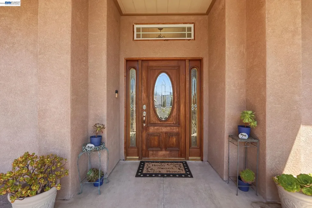 210 Amend Court El Sobrante CA 94803