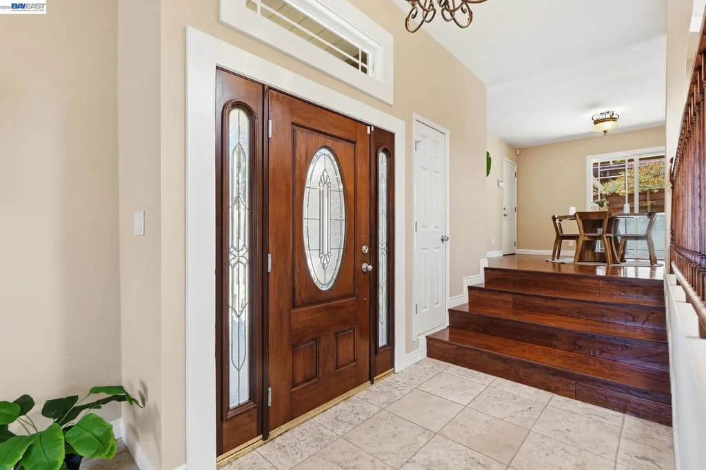 210 Amend Court El Sobrante CA 94803