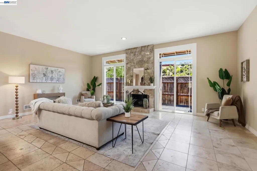 210 Amend Court El Sobrante CA 94803
