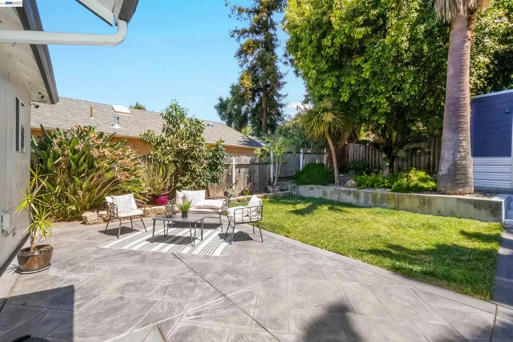 25826 Bryn Mawr Avenue Hayward CA 94542