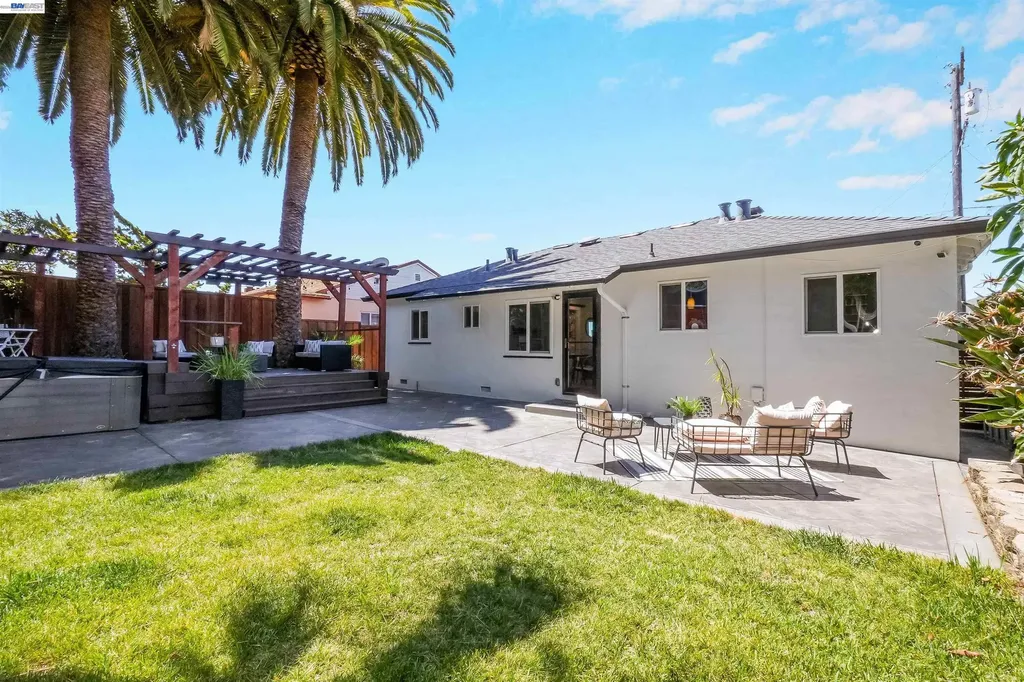 25826 Bryn Mawr Avenue Hayward CA 94542