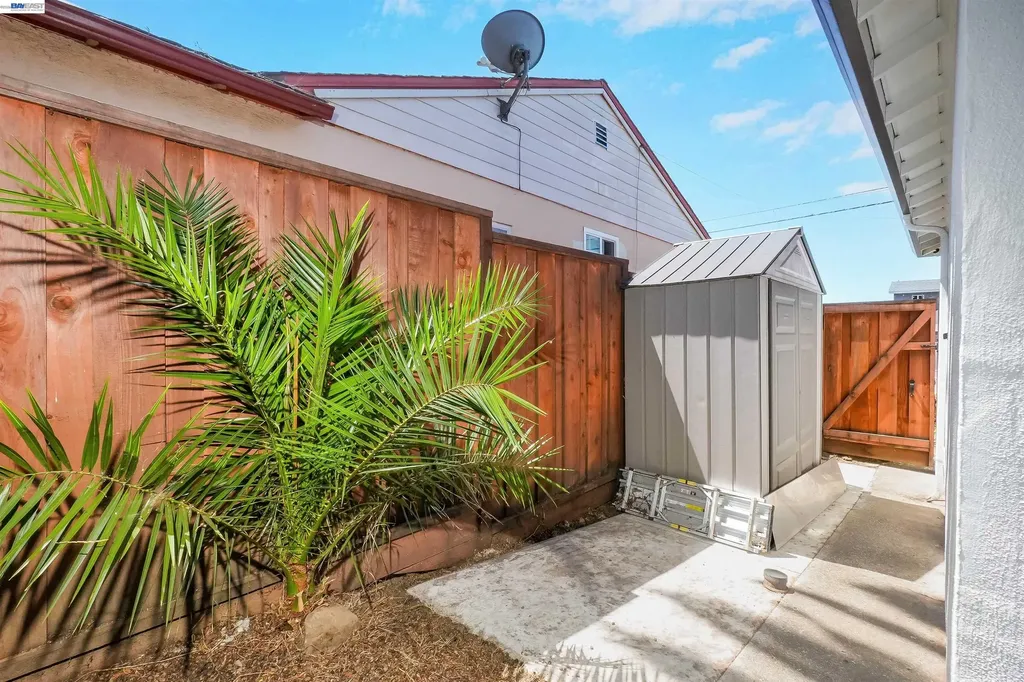 25826 Bryn Mawr Avenue Hayward CA 94542