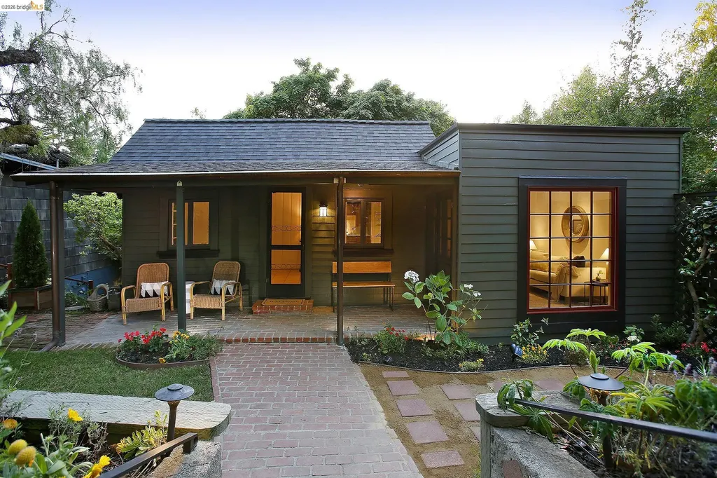 Oakland CA, 1101 Mountain Boulevard