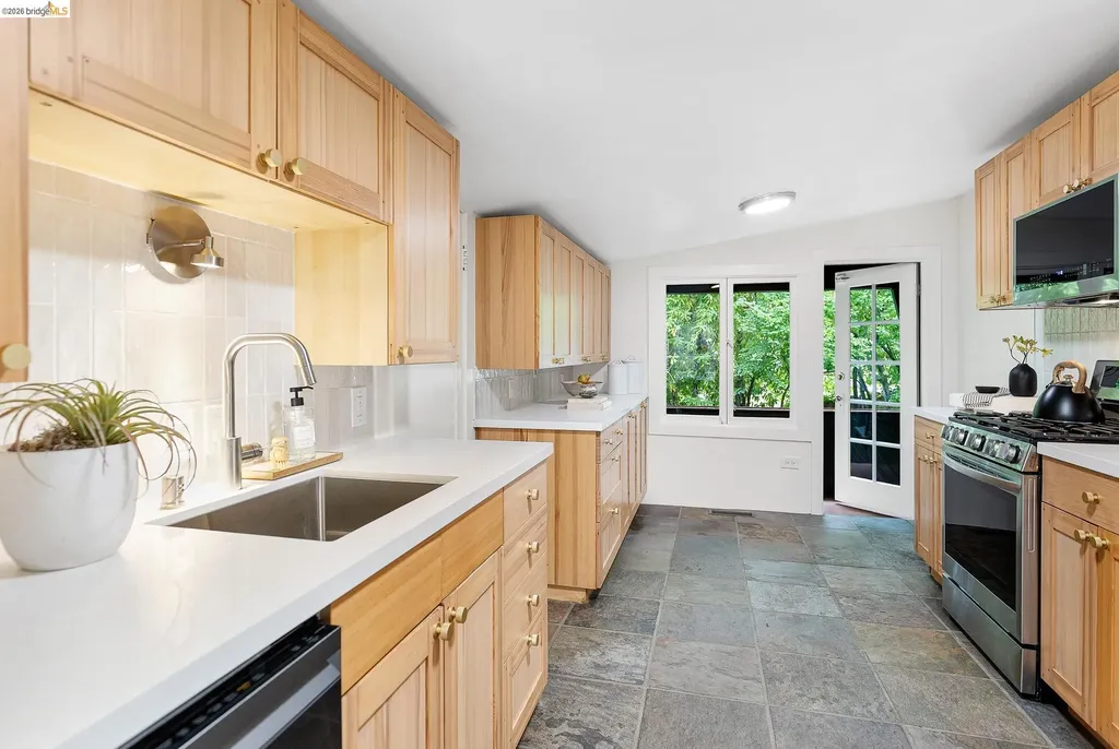 1101 Mountain Boulevard Oakland CA 94611