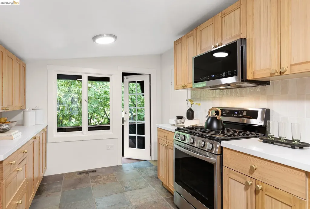 1101 Mountain Boulevard Oakland CA 94611