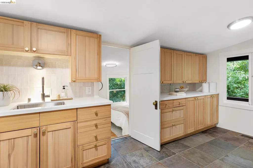 1101 Mountain Boulevard Oakland CA 94611