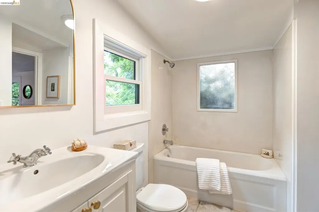 1101 Mountain Boulevard Oakland CA 94611