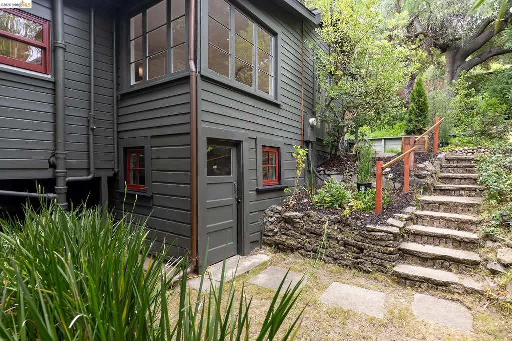 1101 Mountain Boulevard Oakland CA 94611