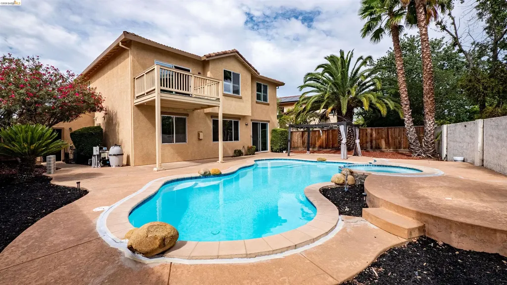 2017 Tioga Pass Way Antioch CA 94531