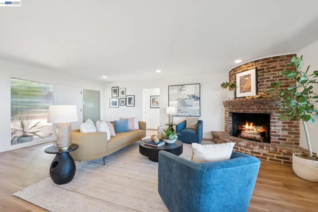 6957 Armour Drive Oakland CA 94611