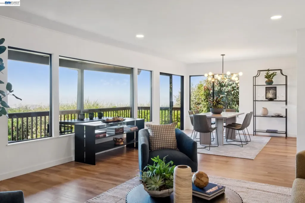 6957 Armour Drive Oakland CA 94611