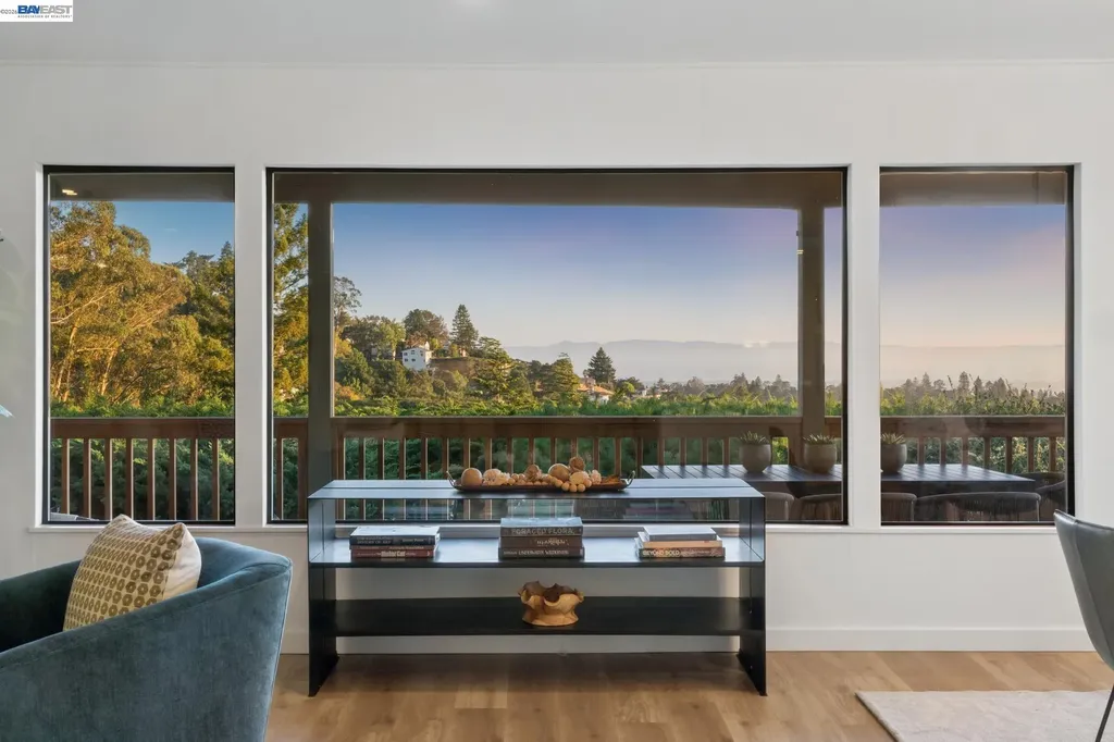 6957 Armour Drive Oakland CA 94611