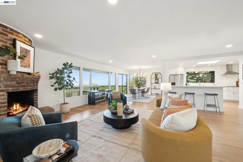 6957 Armour Drive Oakland CA 94611