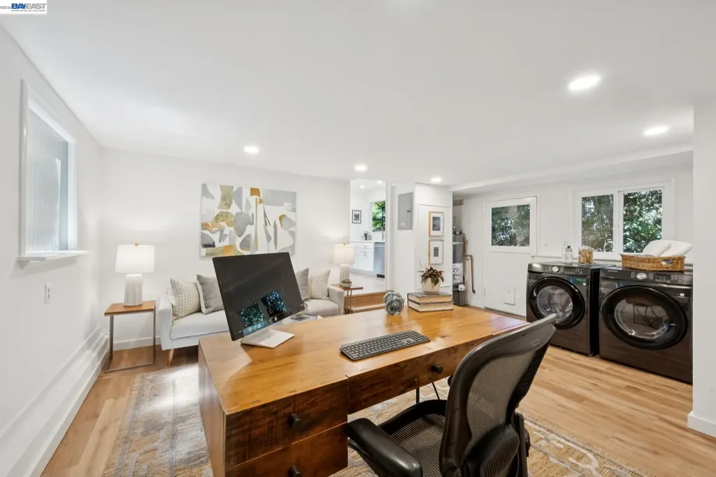 6957 Armour Drive Oakland CA 94611