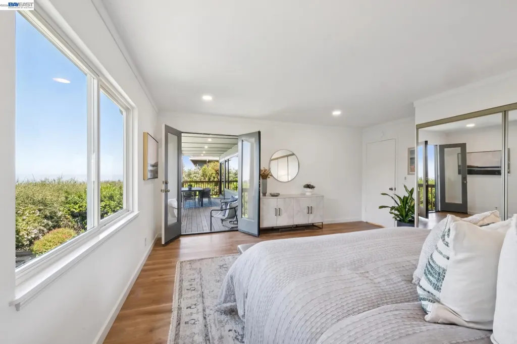 6957 Armour Drive Oakland CA 94611
