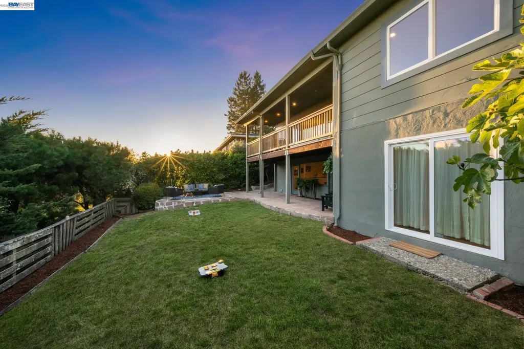 6957 Armour Drive Oakland CA 94611