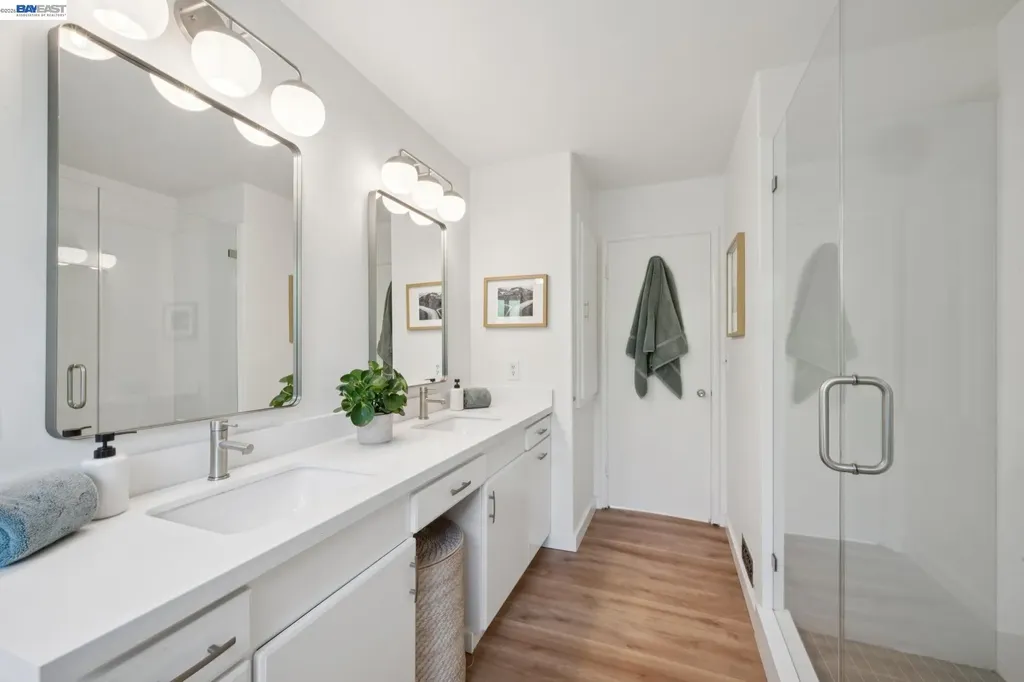 6957 Armour Drive Oakland CA 94611
