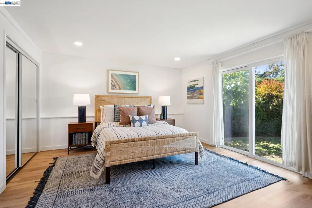 6957 Armour Drive Oakland CA 94611