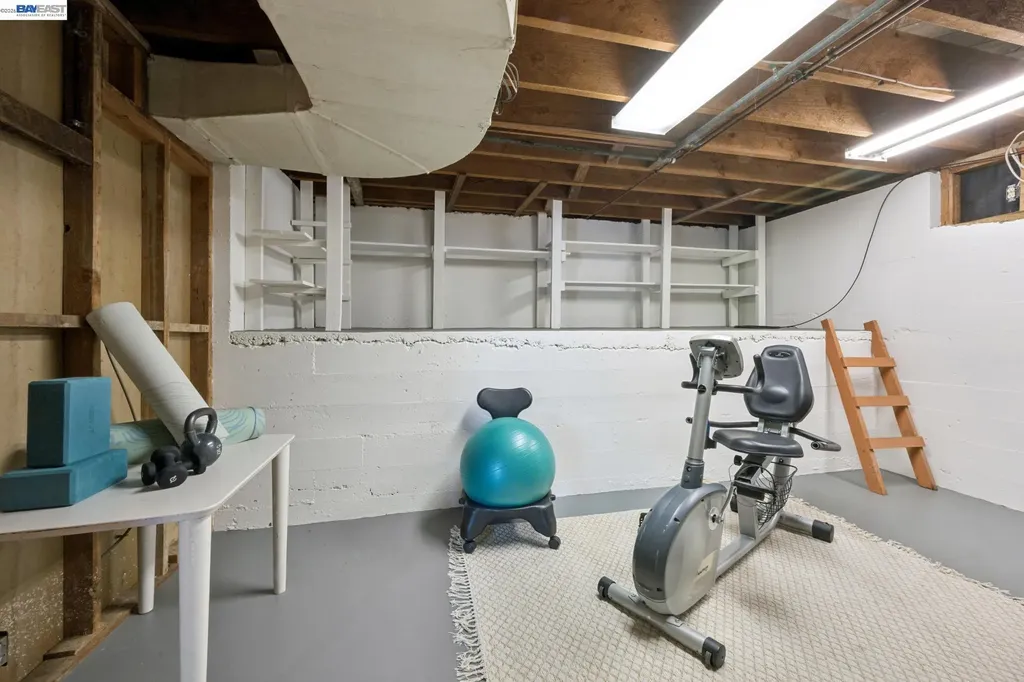 6957 Armour Drive Oakland CA 94611
