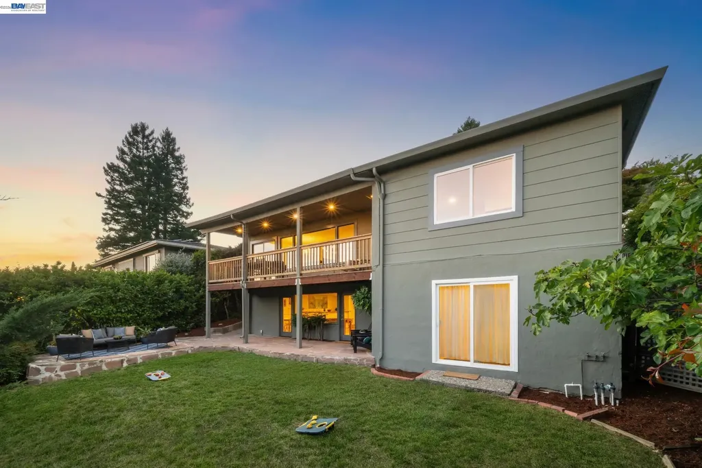 6957 Armour Drive Oakland CA 94611