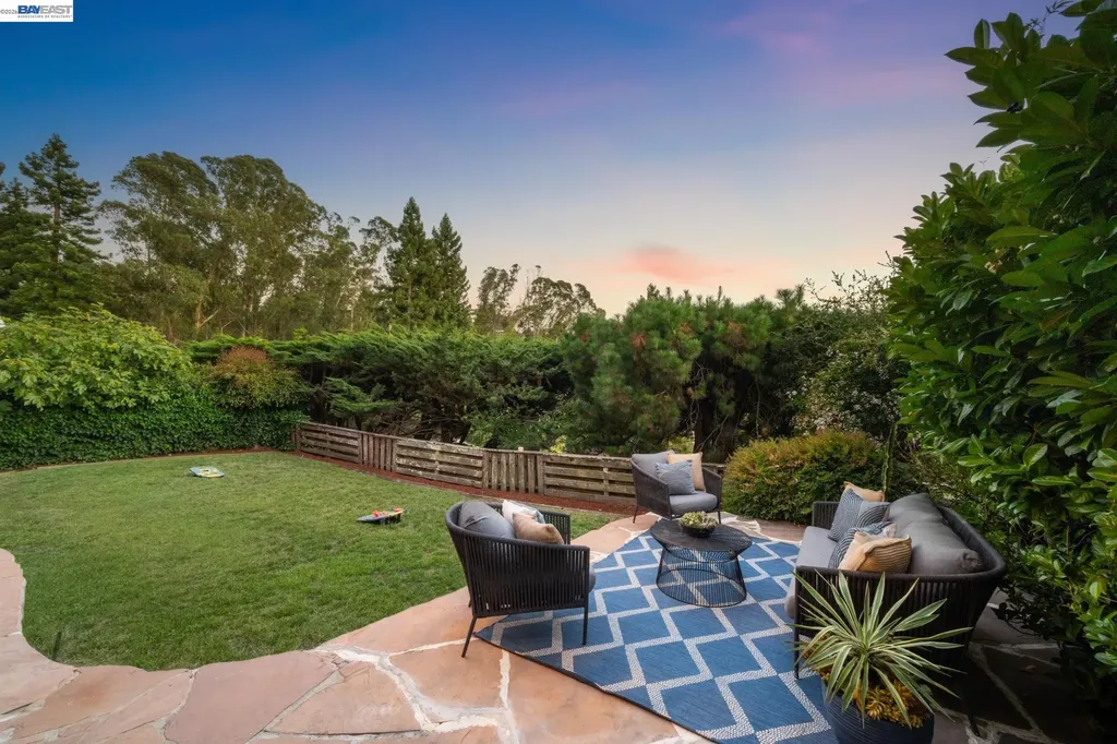 6957 Armour Drive Oakland CA 94611