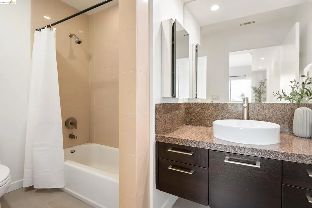 6465 San Pablo Avenue Oakland CA 94608